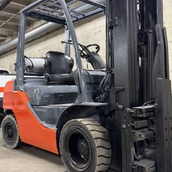 TOYOTA 5500 lb forklift Single double, side shift for sale 