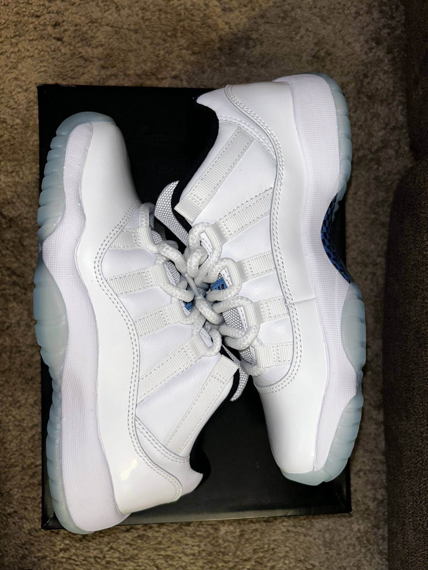 Brand new 11 Jordan Low  White Legend Blue 