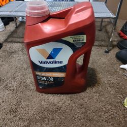 Valvoline Sae5w30  (Half Of 5 Qt) 2.5 For 10$