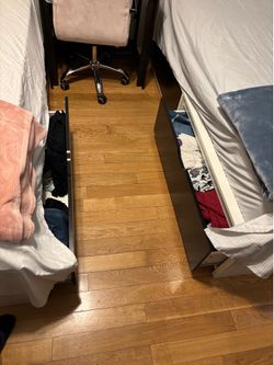 Twins beds