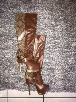 Boots size 7