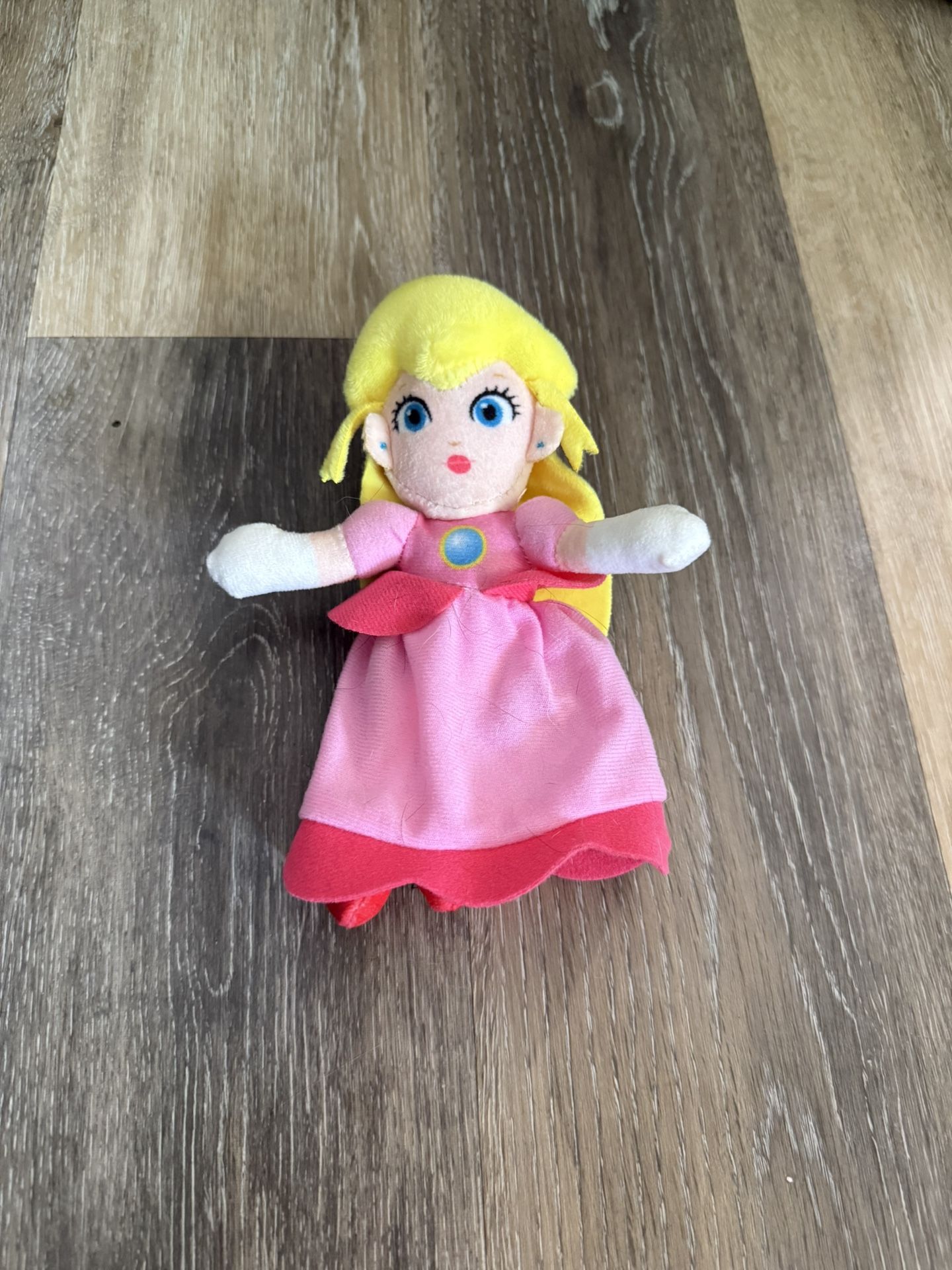 Super Mario Princess Peach Plush