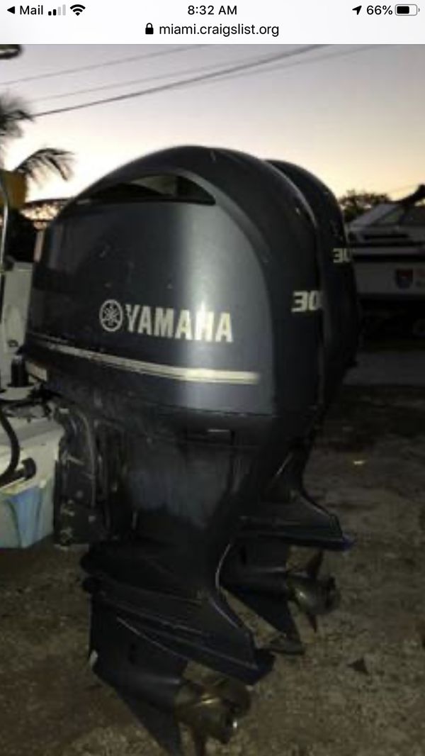 PAIR 2016 300HP YAMAHA’s FOUR STROKE OUTBOARDS MARINE BOAT MOTORS WITH
