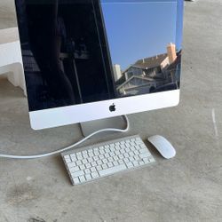 iMac 21.5”  w/ Mouse & Keyboard