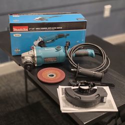 Makita 10.5 Amp 5 in. SJS Angle Grinder Brand NEW