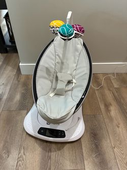 4moms mamaRoo Baby Swing + Newborn Insert – Excellent Condition