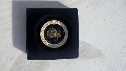 Bill Clinton 42nd President of the United States challenge coin.