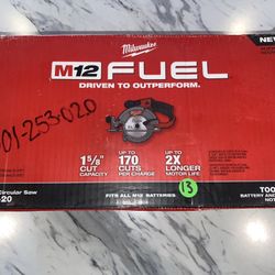 Milwaukee M12 Fuel 5-3/8” Circular Saw