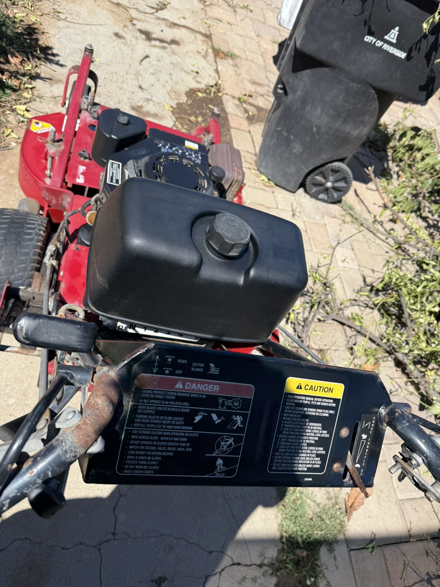 EXMARK  Lawn Mower Commercial 