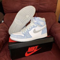 Jordan 1 Hyper Royal Size 9.5