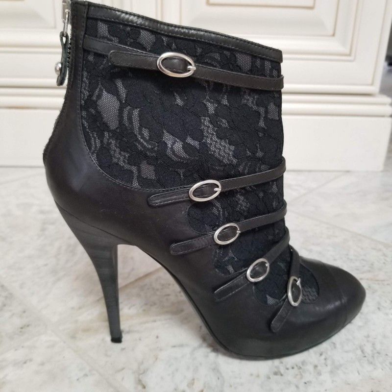 Designer Shoes. Vintage Just Cavalli Leather & Lace Stiletto Ankle Booties. Size 38 (7,5)
