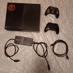 XBOX ONE W/ 2 WIRELESS CONTROLLER'S 