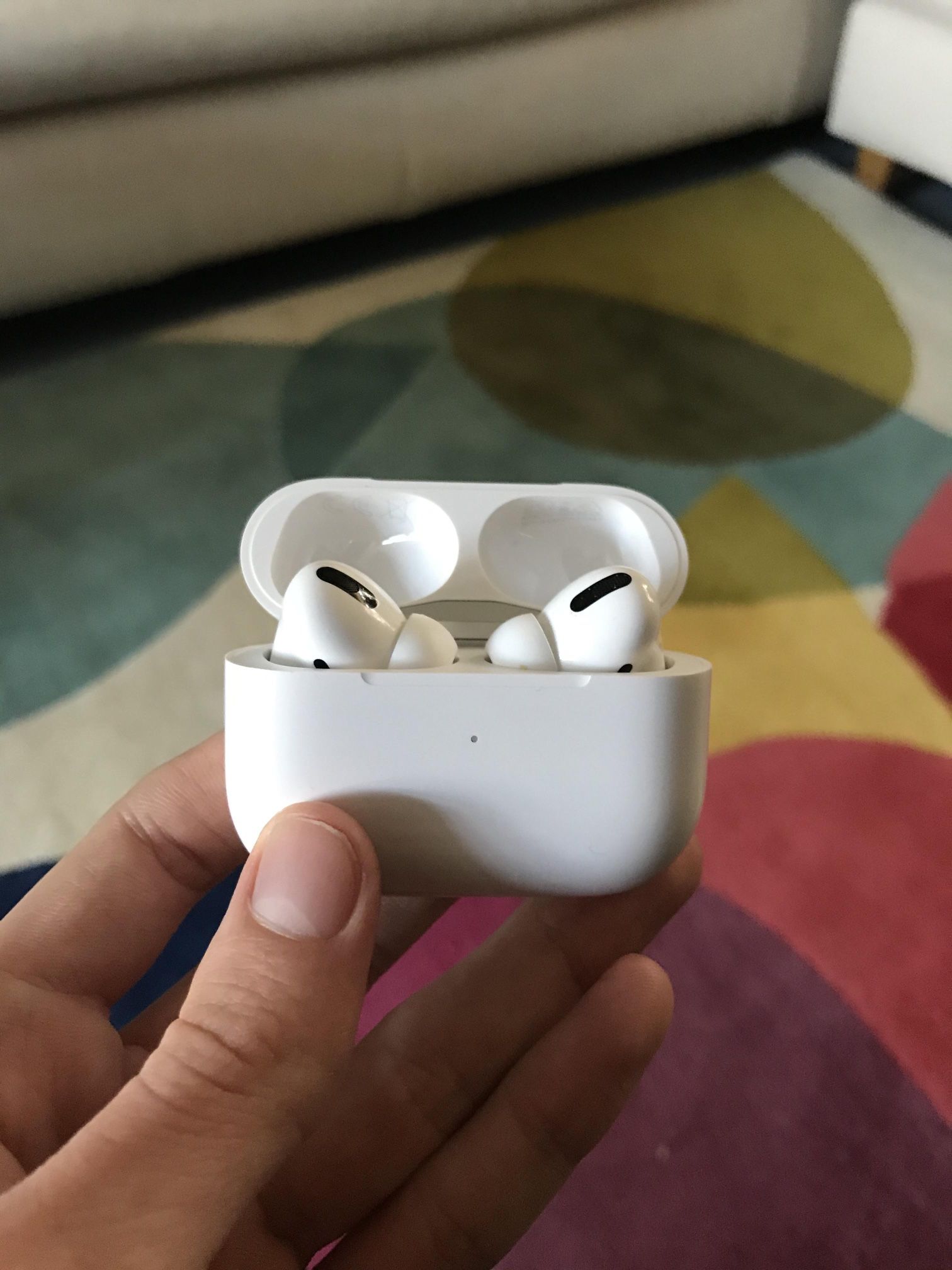 AIRPODS PRO’s