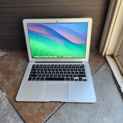 MacBook air 13" i5 4GB RAM 128gb SSD | Abelton live, Logic, Office ,Acrobat |Best Offer
