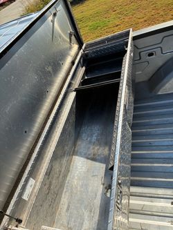 Aluminum Diamond Plate Truck Bed Tool Box