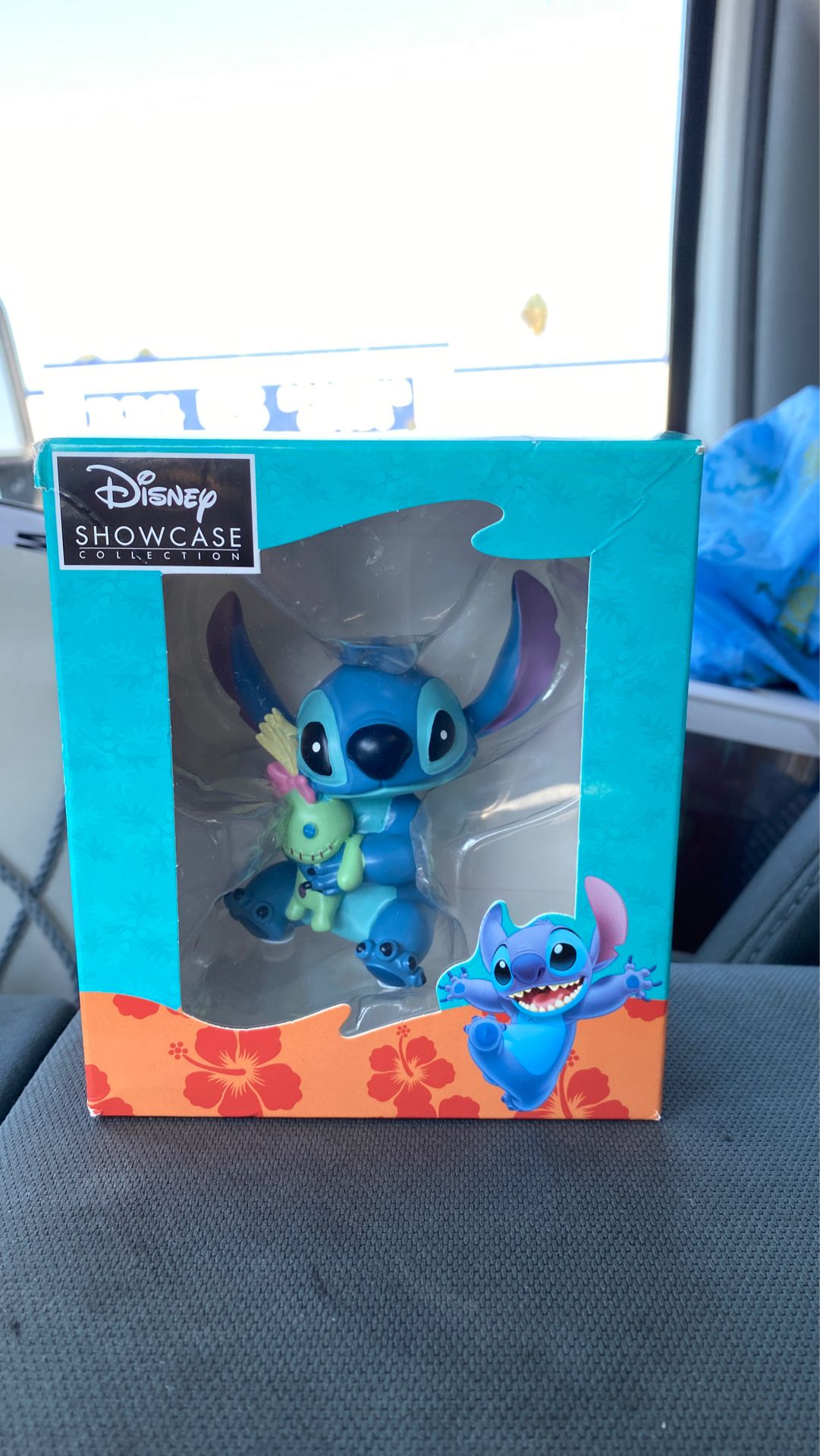 Disney stitch showcase edition figure