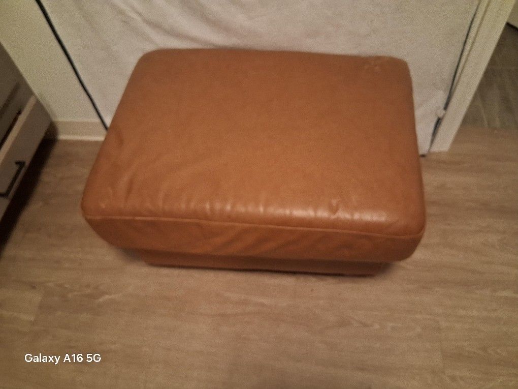 Leather Ottoman (Camel Brown)
