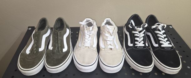 White VANS ( SIZE 6)