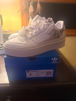 Women sneakers
