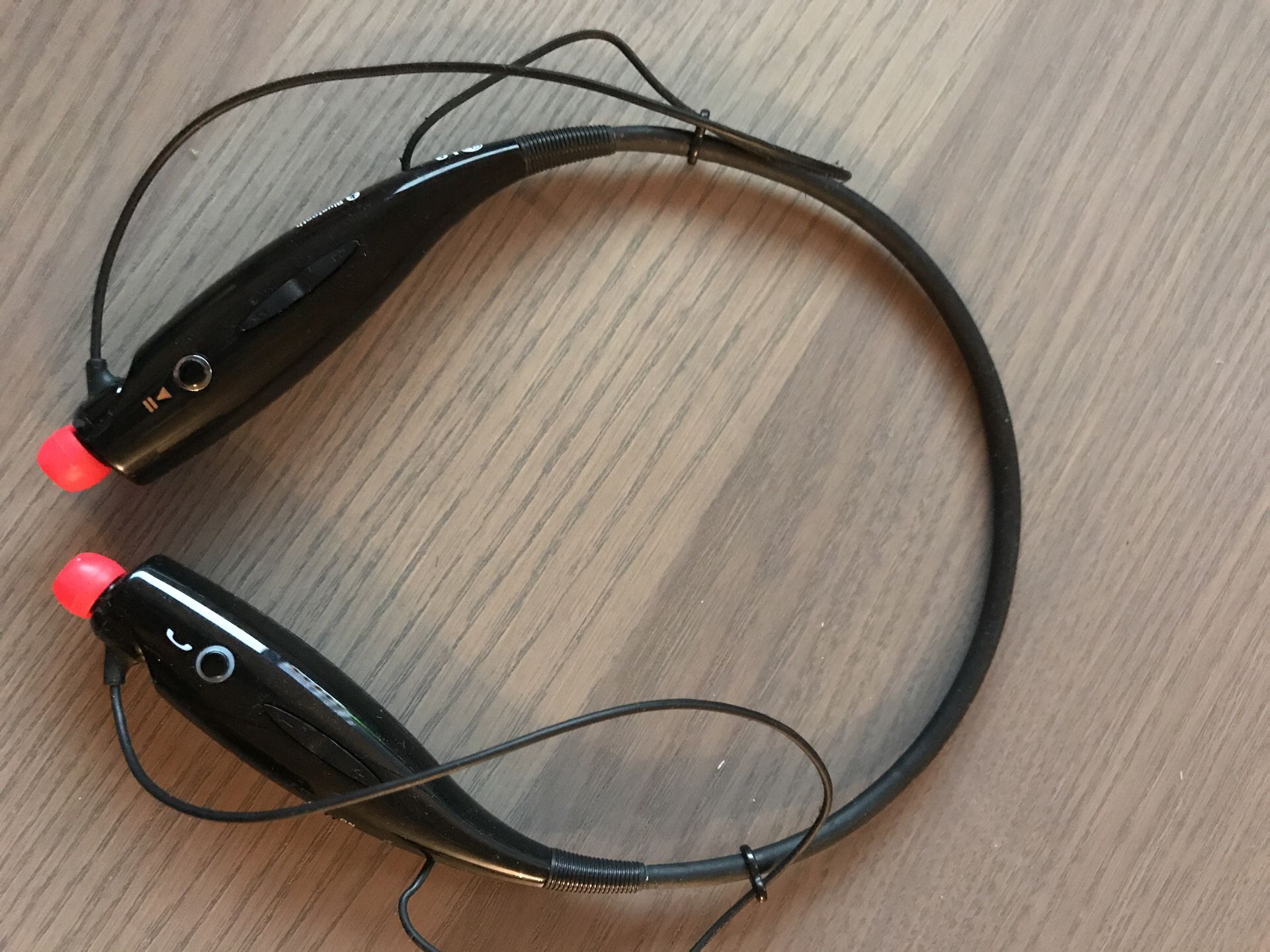 LG HBS-700 wireless headphones