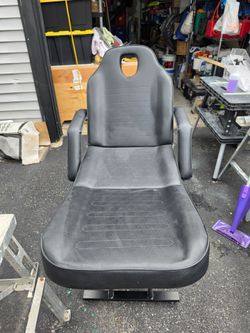 Adjustable Tattoo Bed / Massage Table - Black
