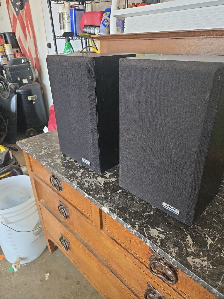 Bose Bookshelf Speakers