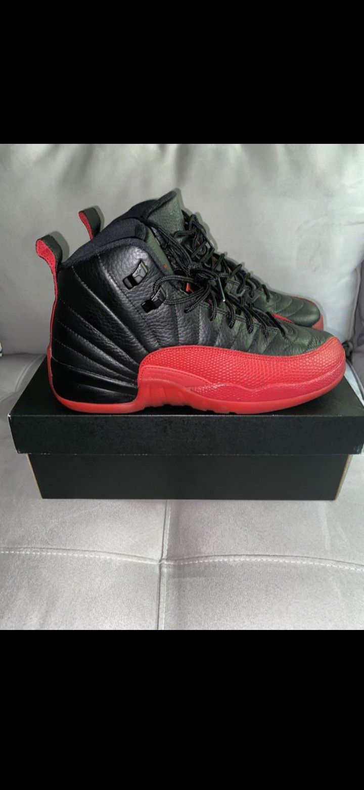 JORDAN 12S SIZE 7Y FOR 90 RIGHT NOW COME GET THEM