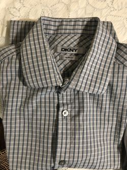 DKNY- 15” 32-33 $7.50 Each Slim Fit Men’s Shirts