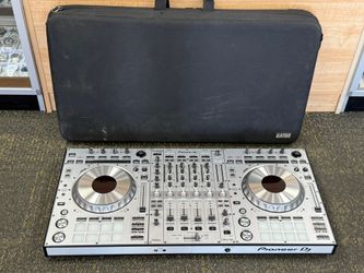 PIONEER ELECTRONICS MODEL SERATO DDJ-SZ DJ CONTROLLER
