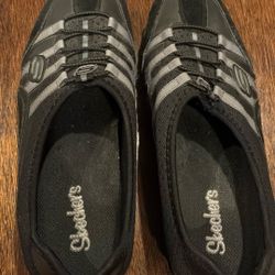SKECHERS, Women Casual Slip-0n