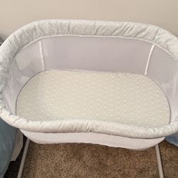 HALO Baby Flex BassiNest, Adjustable Travel Bassinet, Easy Folding, Lightweight with Mattress and Carrying Bag, Morning Mist