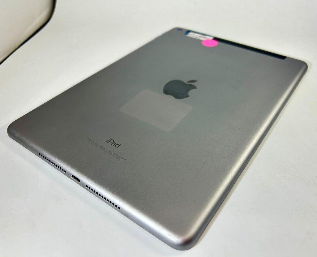 🍎 iPad 5th Gen 9.7” 32GB Cellular Unlocked See Description