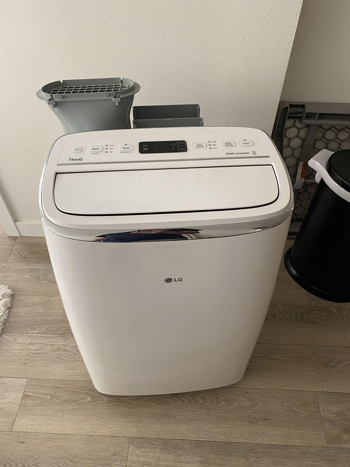 LG AirConditioner - NEW