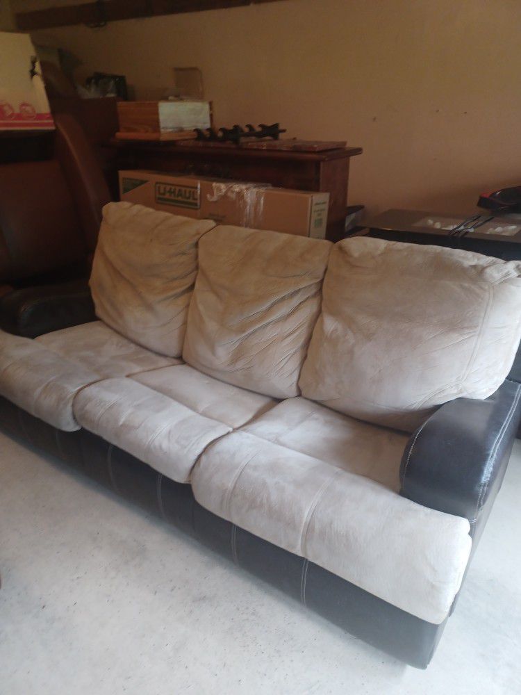 Sectional With Sleeper And Mattress And Recliner 