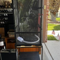 Chameleon Enclosure With Extras