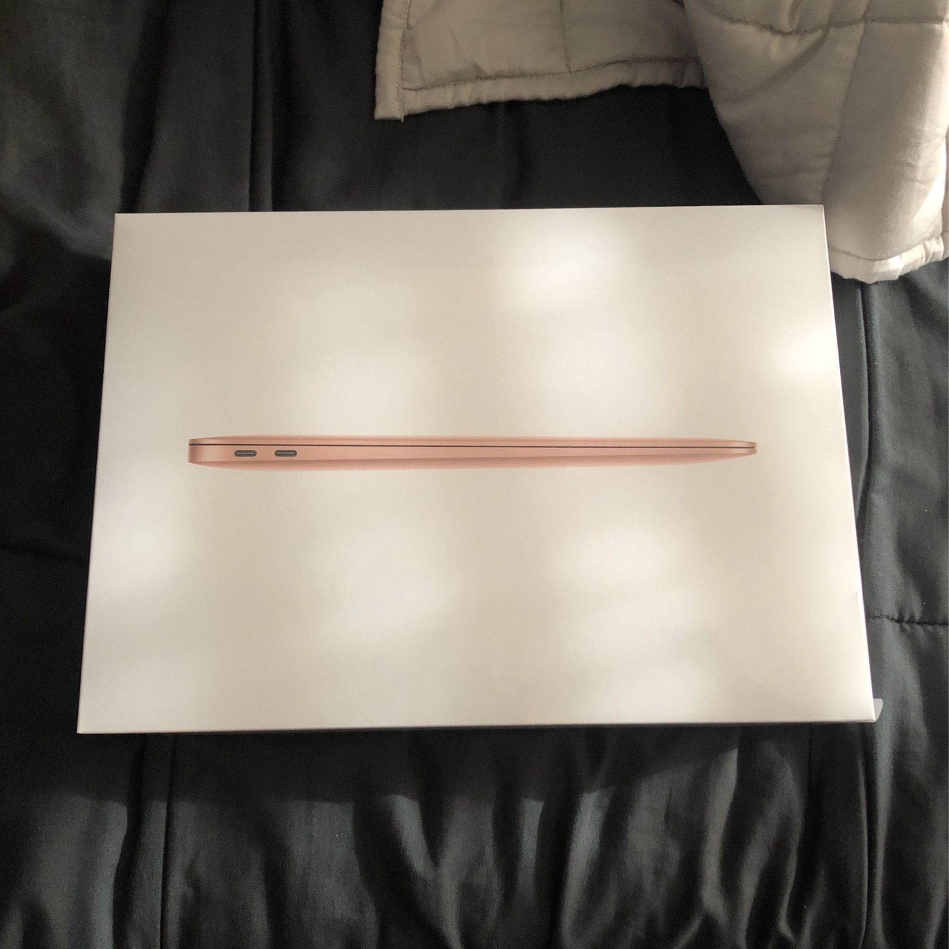 MacBook Air Rose Gold New Sealed