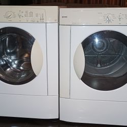 Like New Kenmore Front Load  Washer and Dryer Electric Set Full Size