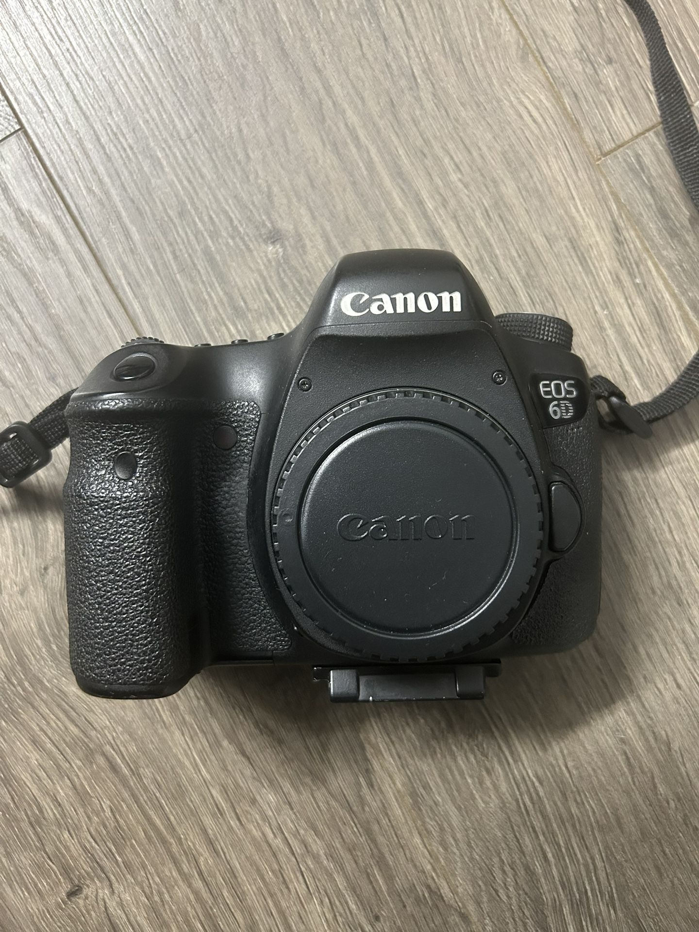 Canon EOS 6D. Body Only.