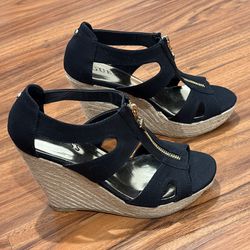 Women’s Guess wedge heals, black color, size 6M