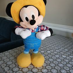 Dancing And Singing Micky Mousse 