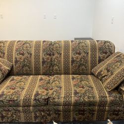 Couch With Fold Out Bed 