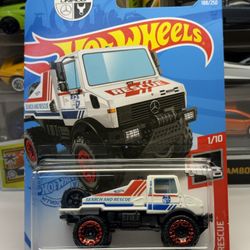 🇩🇪 HOT WHEELS 2020 - White Mercedes-Benz Unimog 1300 - HW RESCUE 188/250 - 1:64