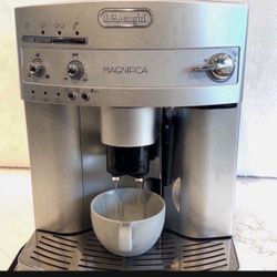 DeLonghi Coffee Maker Magnifica Type:EAM-3200.S