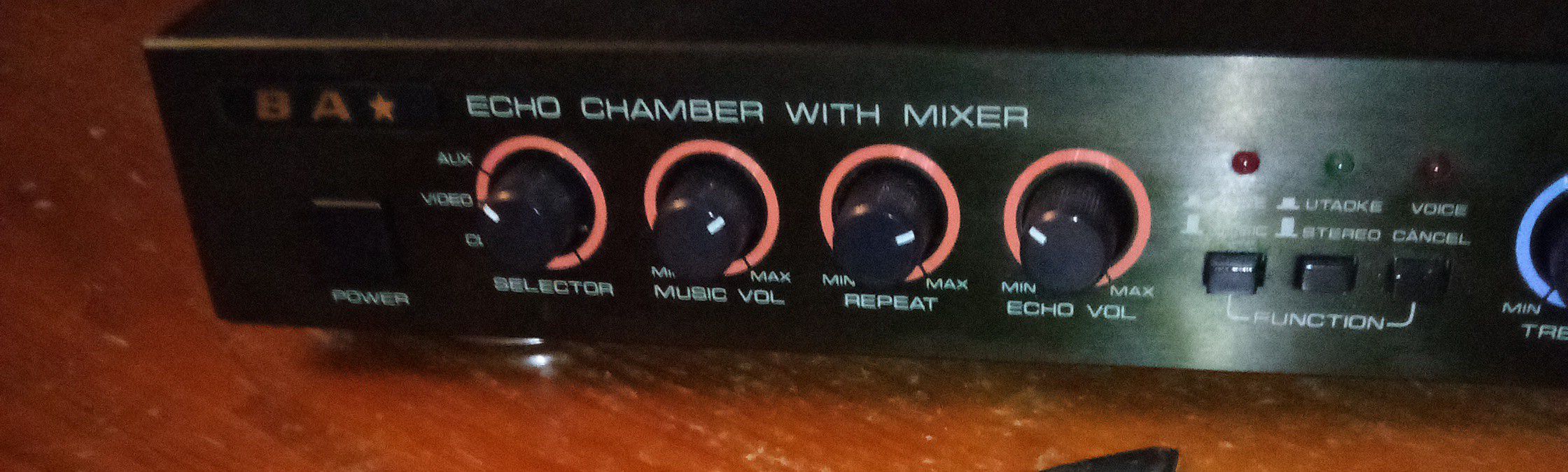 ES-2200 Echo Chamber With Mixer 