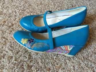 Turquoise blue mini wedge