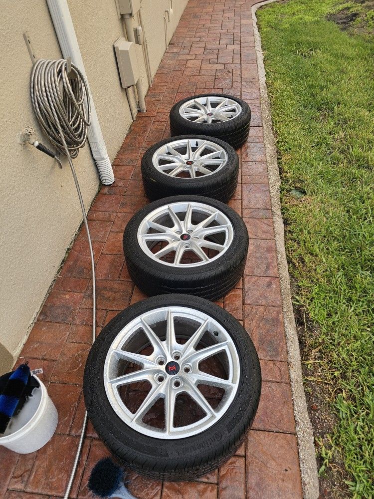 Mustang GT Premium Wheels And Tires