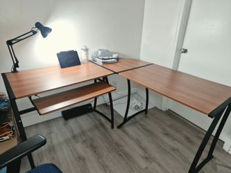 L-Shaped Computer Desk with Keyboard Tray