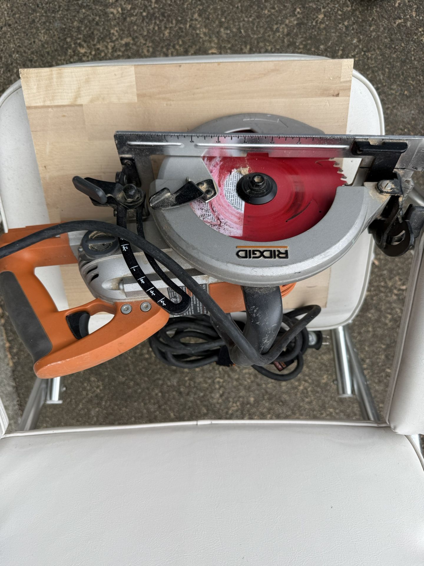 Ridged Worm Drive Skilsaw