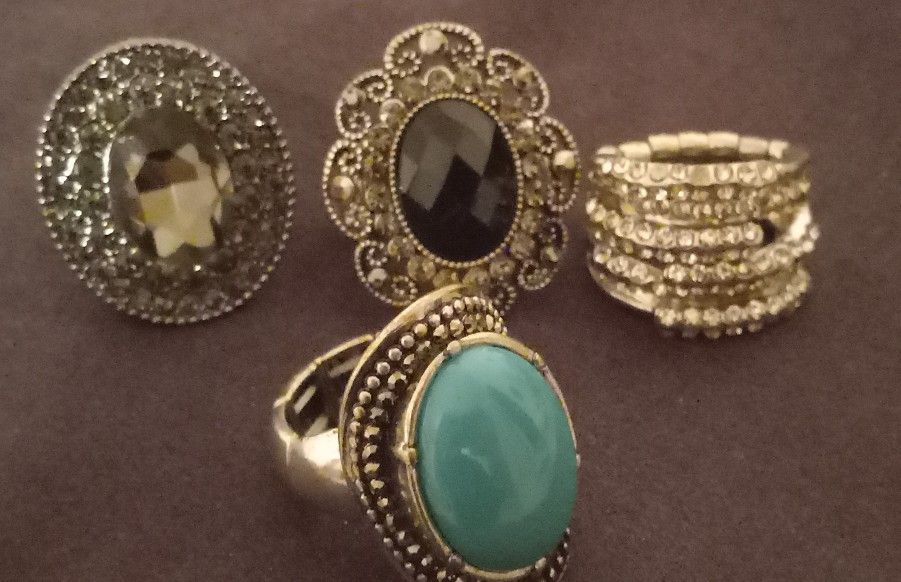 4 Fashion Classy Style Stretch Band Rings 