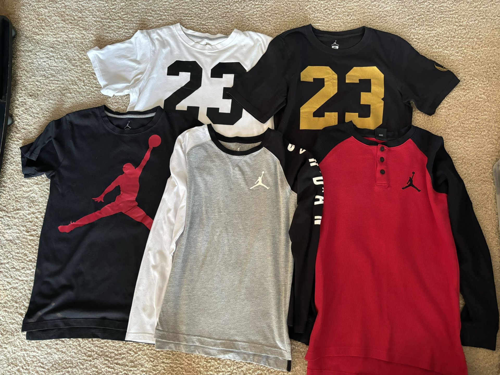 Boys Jordan Shirts (size Large)